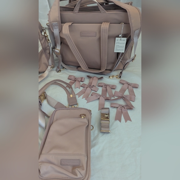 Glass Ladder & Co. Girlhood Collection Lauren Duffle Megan Tote Jenny Sling - Picture 4 of 12